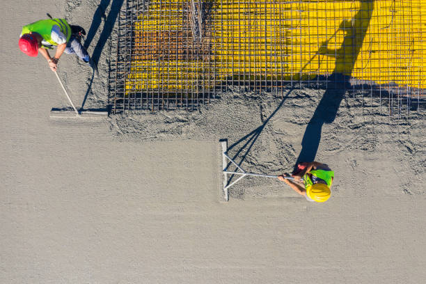 Best Custom Concrete Contractor  in Painesville, OH