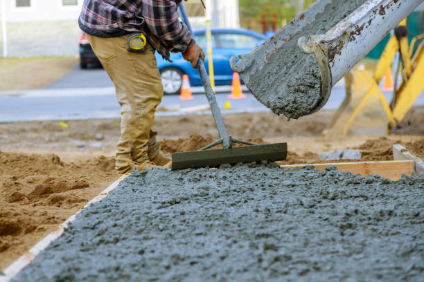 Best Custom Concrete Contractor  in Painesville, OH